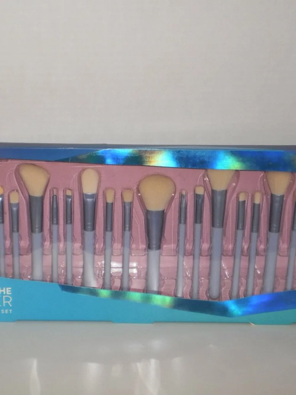 20- Piece Make Up Brush Set - The More The Merrier